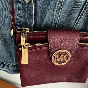 Michael Kors Fulton Pebble CrossBody in Wineclaret